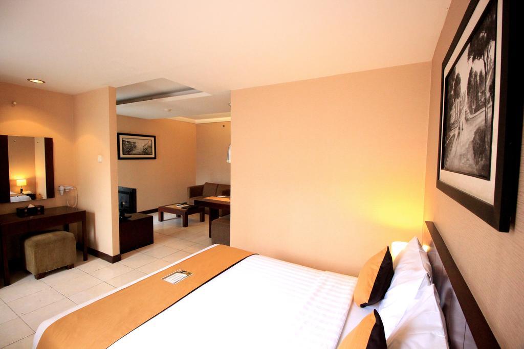 The Majesty Hotel Bandung Extérieur photo
